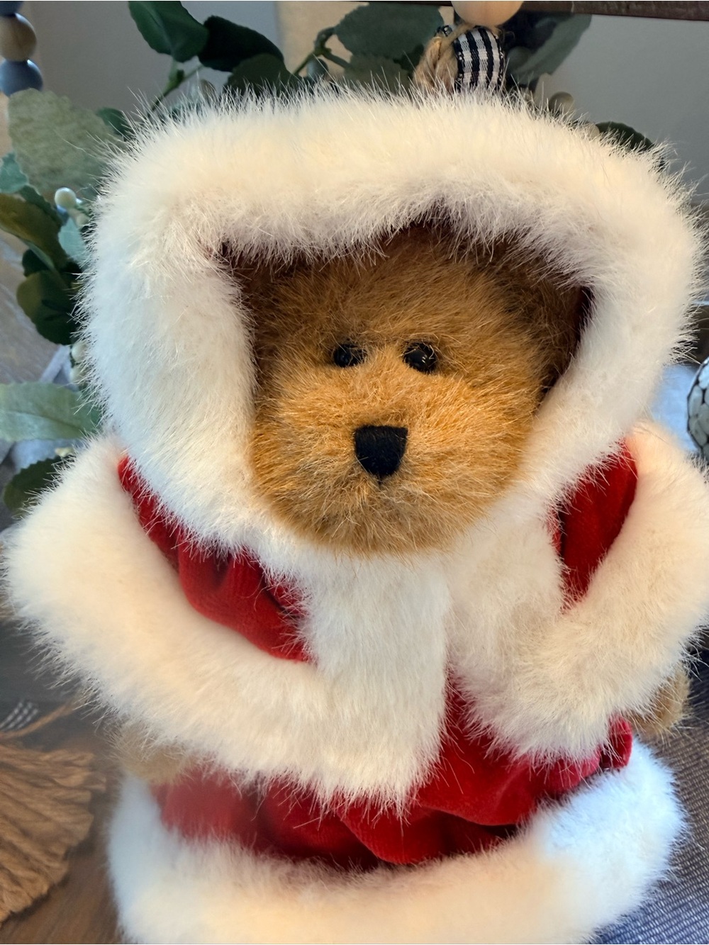 Boyds Bears "Bailey" in Red Velvet Coat with White Fur Trim